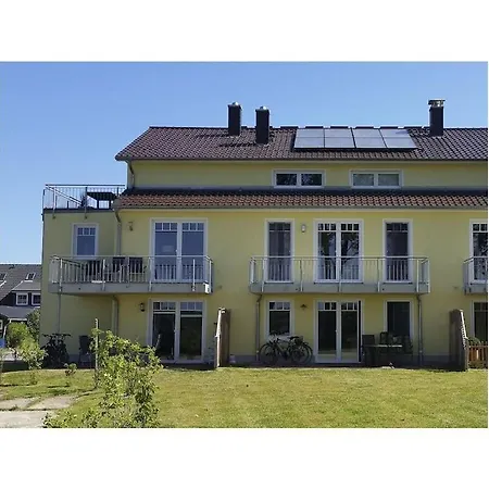 Holiday Apartment With 1 Bedroom Börgerende-Rethwisch