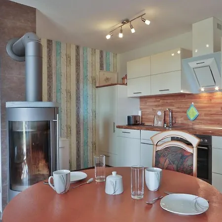 Nyaraló Holiday Apartment With 1 Bedroom