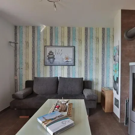 Holiday Apartment With 1 Bedroom * Börgerende-Rethwisch